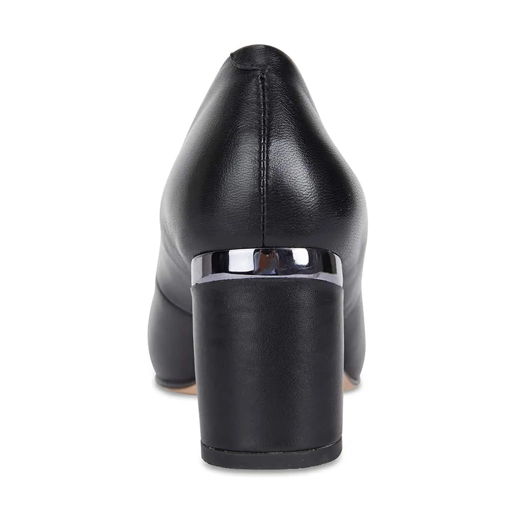 Bonnie Heel in Black Leather