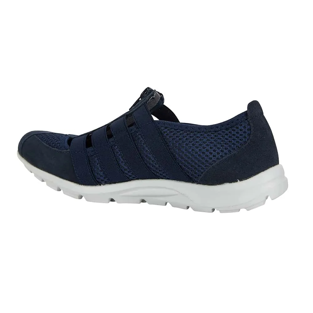 Christina Sneaker in Navy