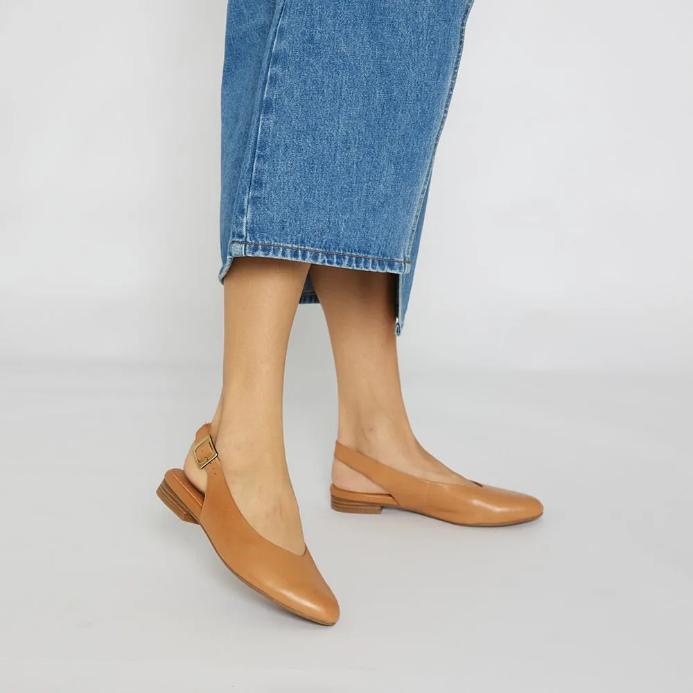 Delta Flat in Tan Leather