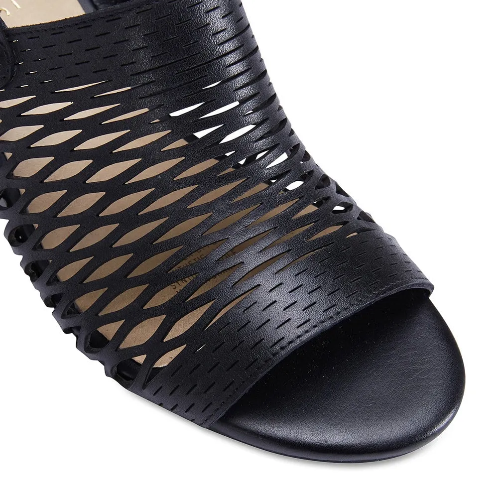 Denise Heel in Black Leather