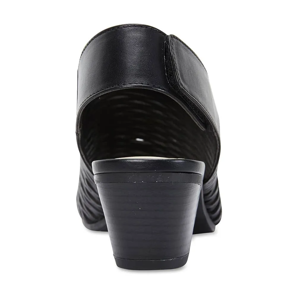 Etch Heel in Black Leather