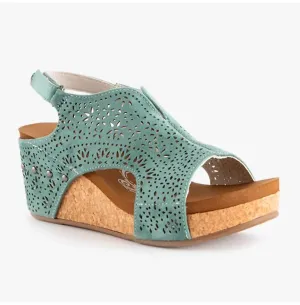 Freefly Wedge Sandals In Turquoise