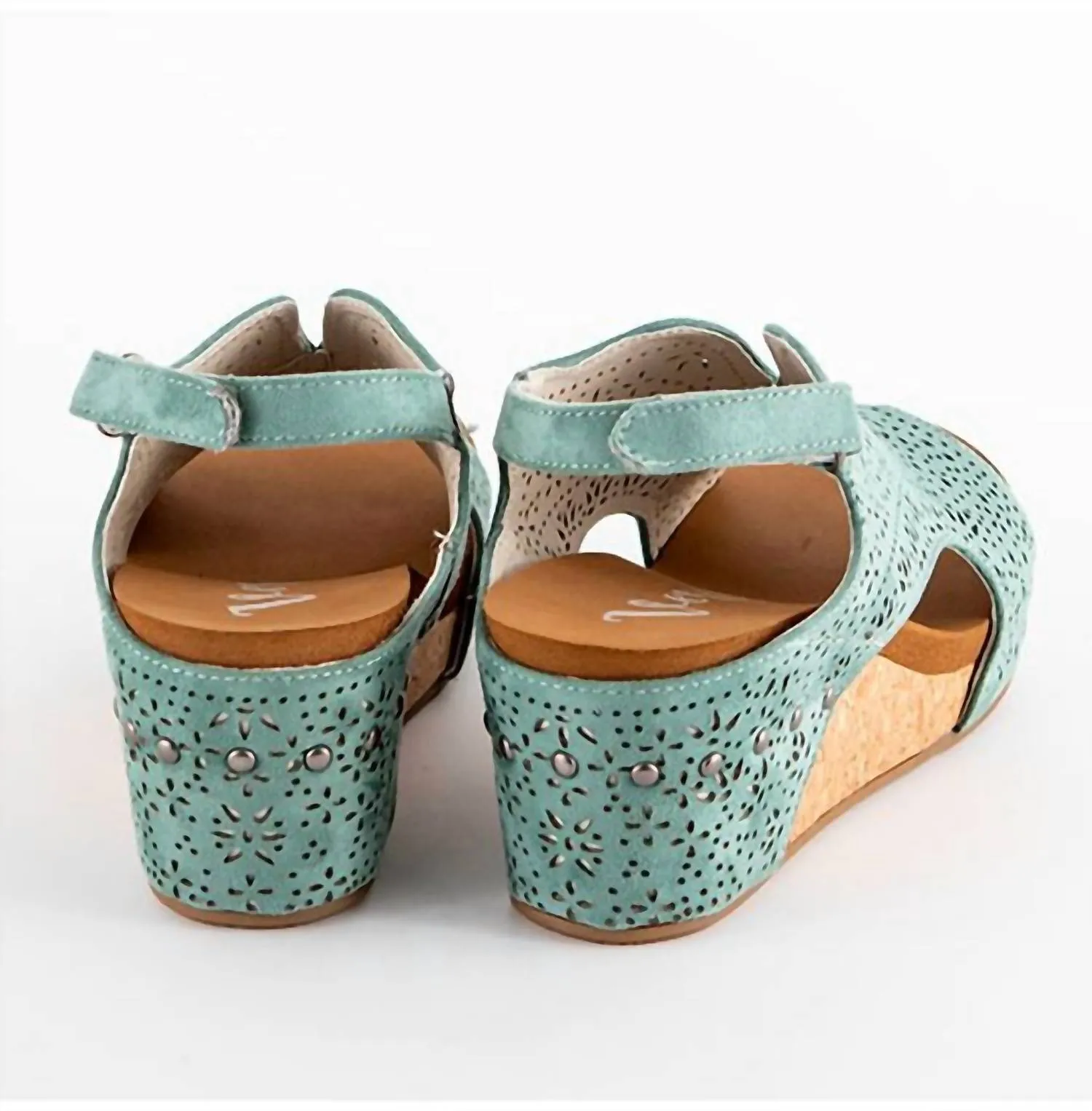 Freefly Wedge Sandals In Turquoise