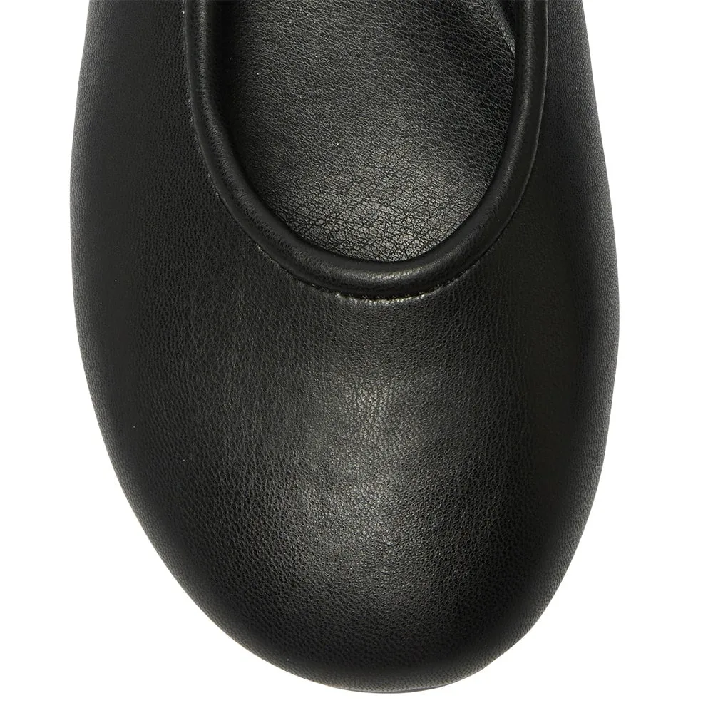 Frisco Flat in Black Smooth