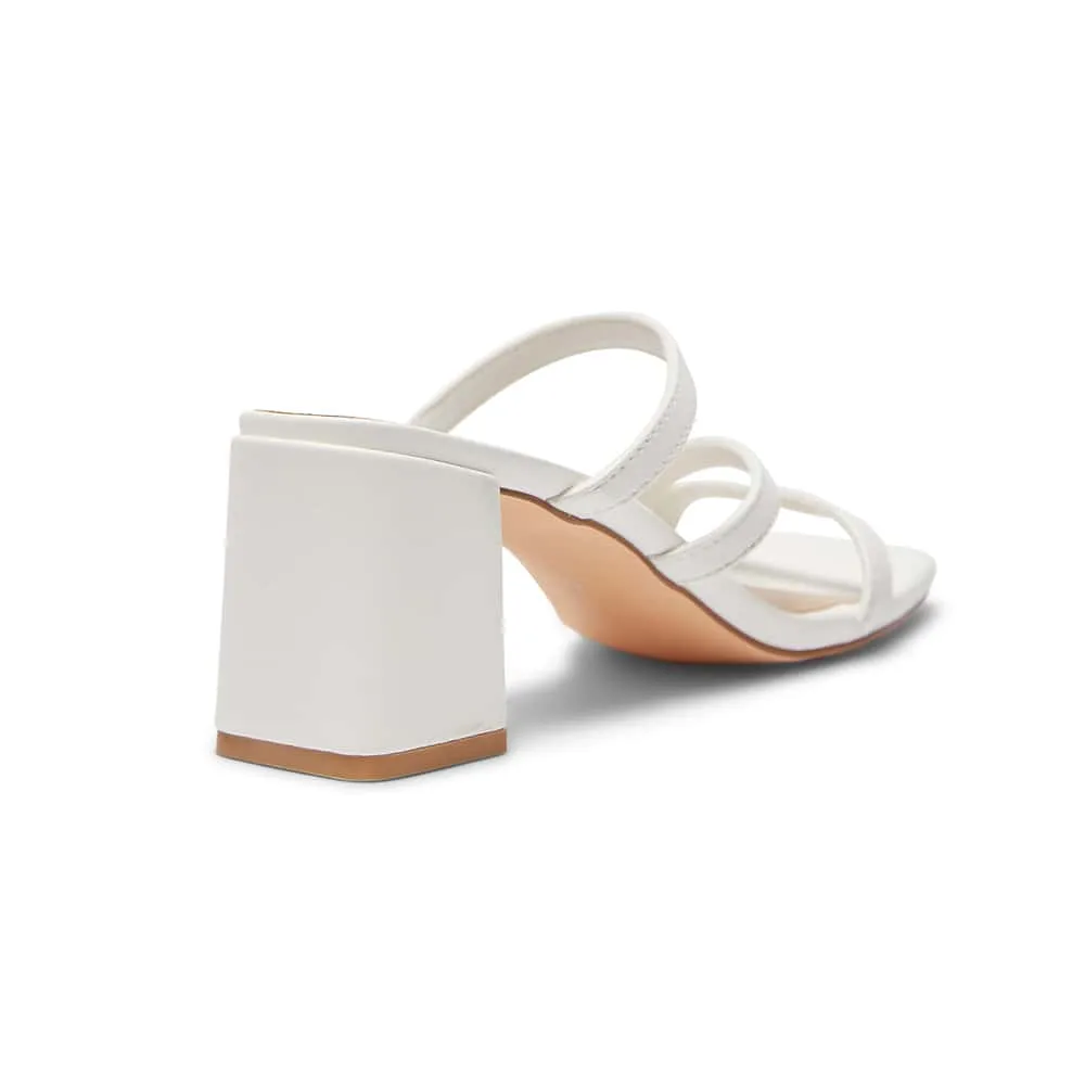 Geisha Heel in White Smooth