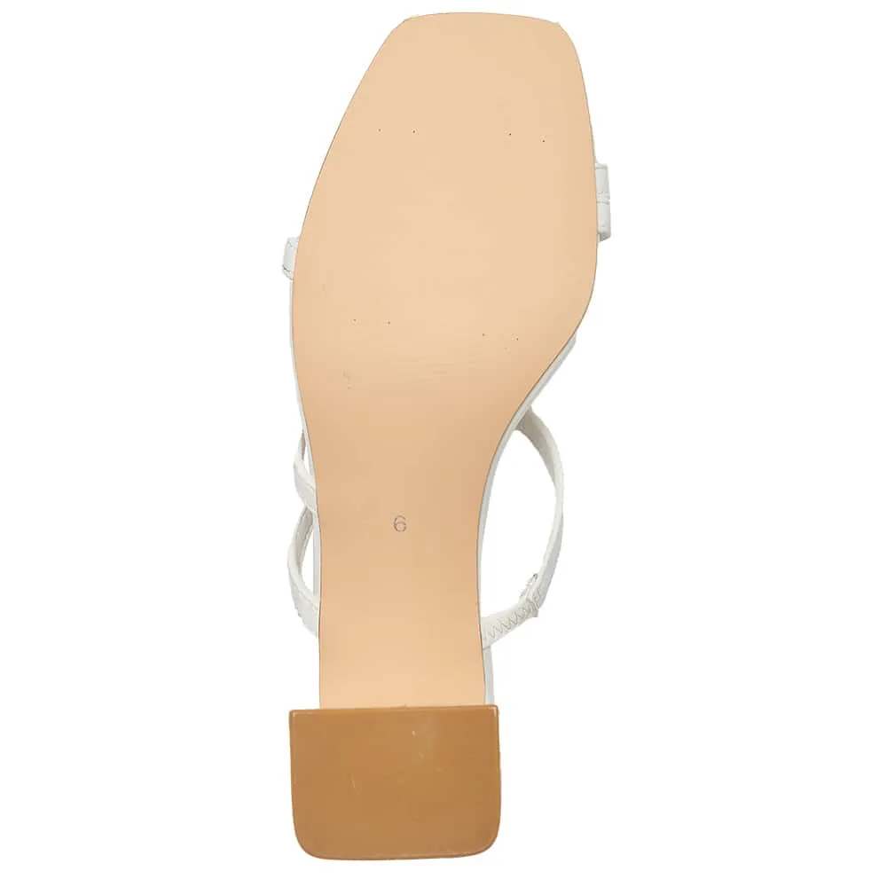 Geisha Heel in White Smooth