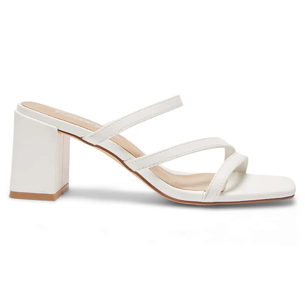 Geisha Heel in White Smooth