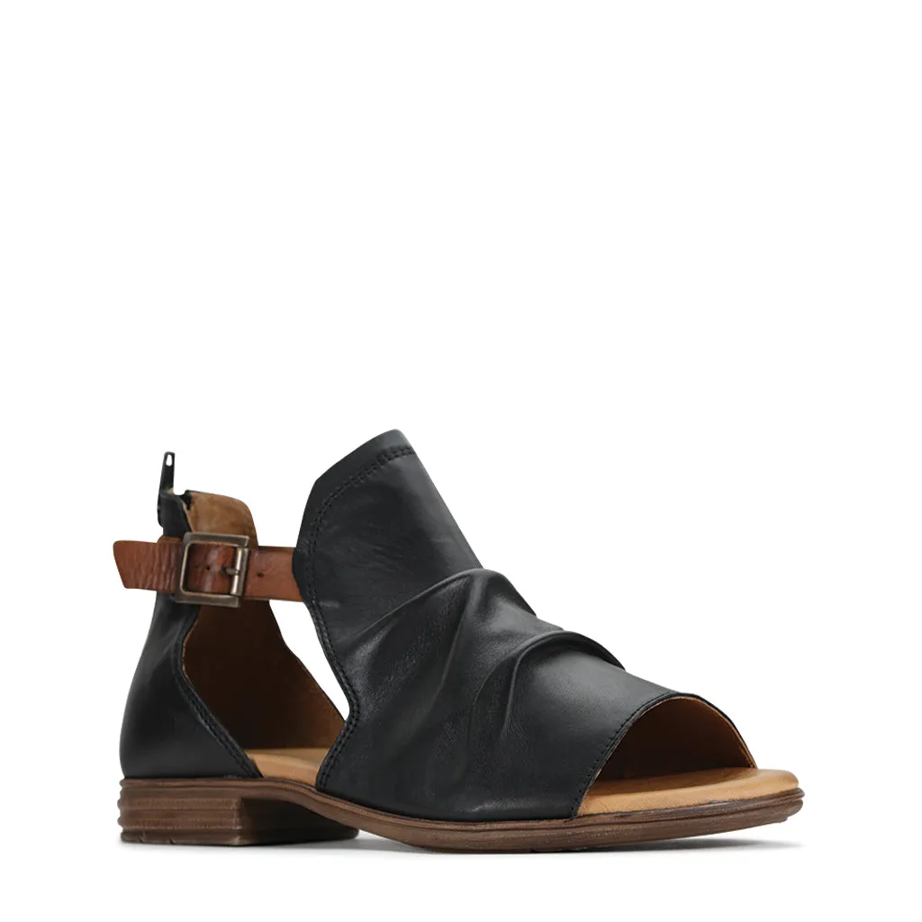 ILOSIA LEATHER BOOT SANDAL
