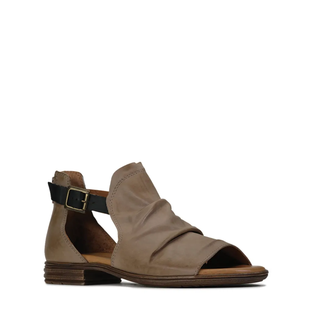 ILOSIA LEATHER BOOT SANDAL