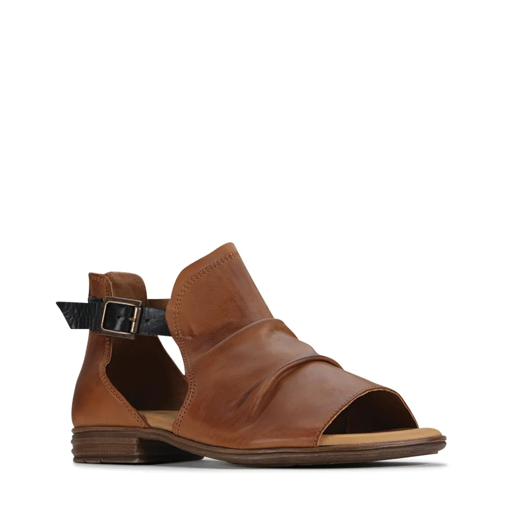ILOSIA LEATHER BOOT SANDAL