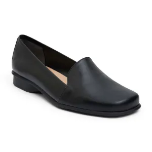 Knox Flat in Black Leather