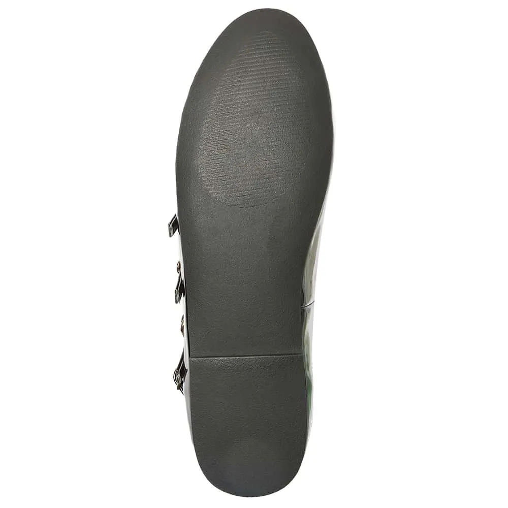Layla Flat in Black Smooth