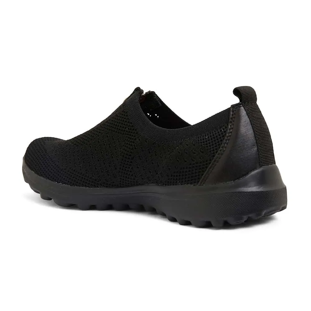 Oberon Sneaker in Black On Black
