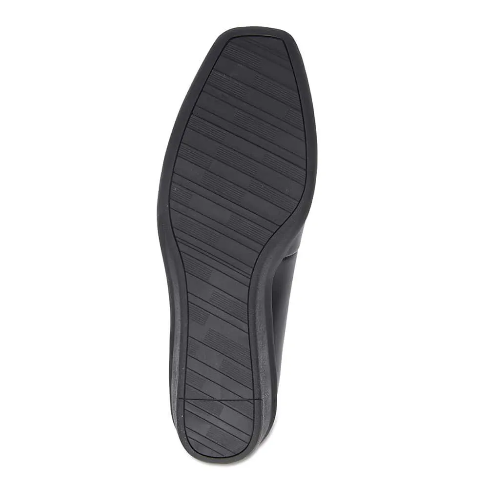 Prism Heel in Black Leather