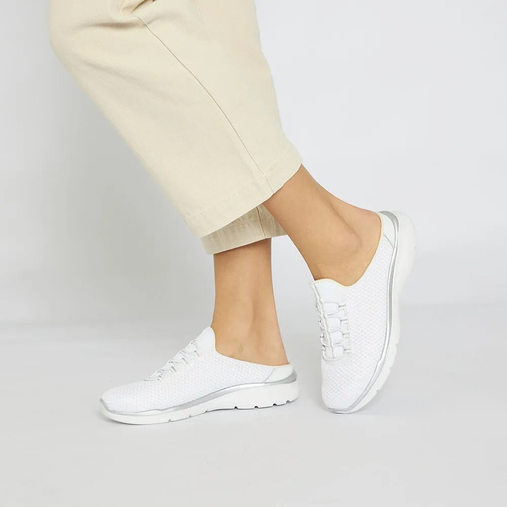 Quest Flat in White Knit