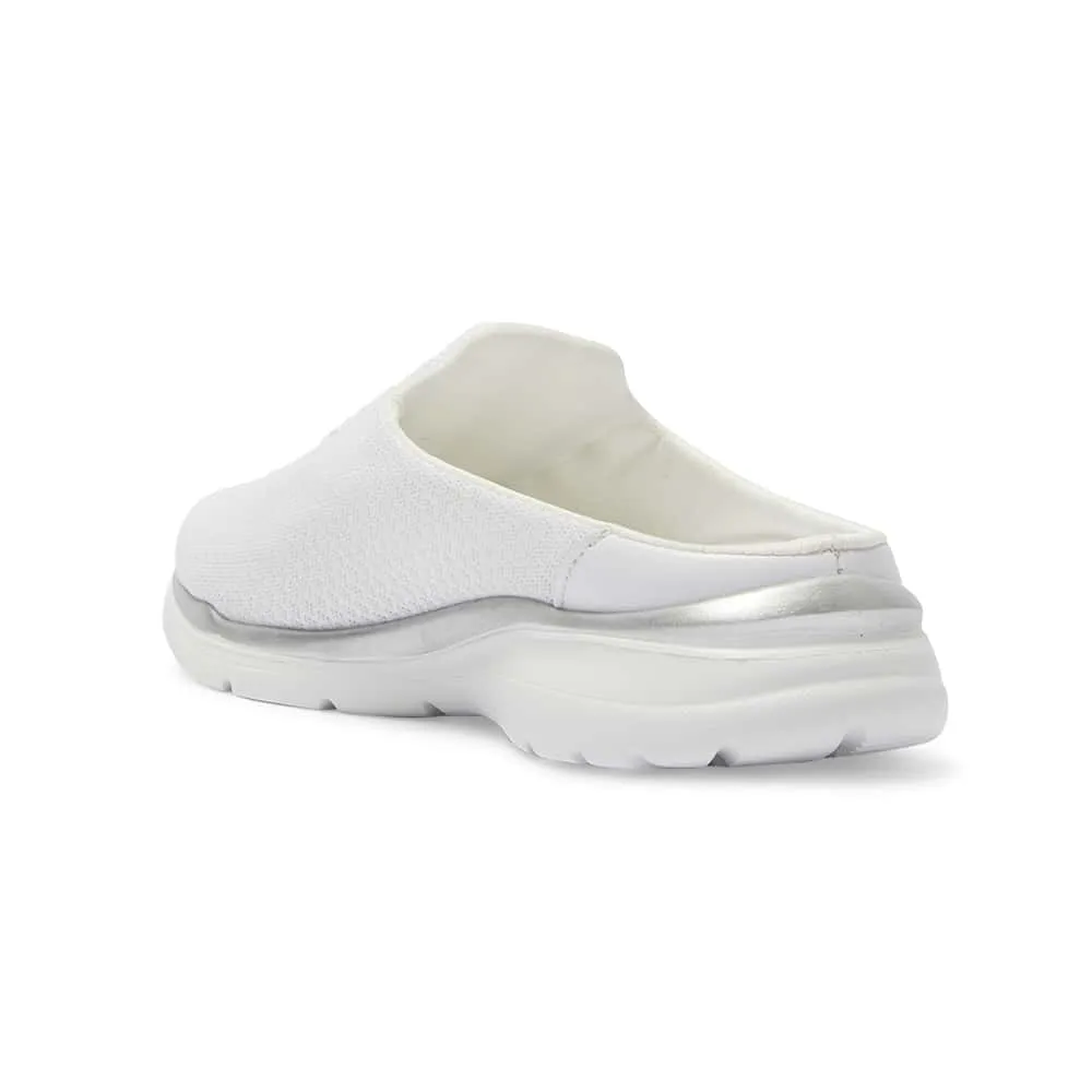 Quest Flat in White Knit