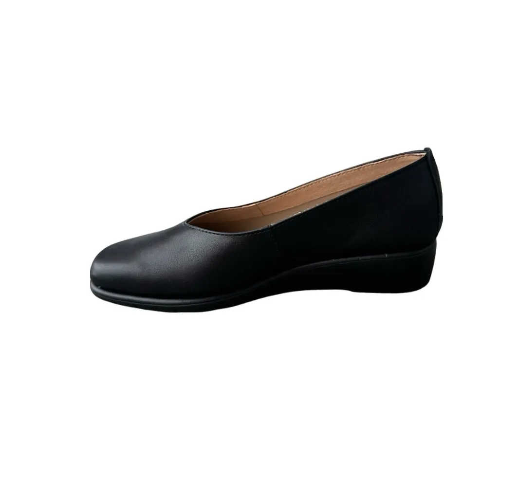 SC5648 Black Leather Skimmer
