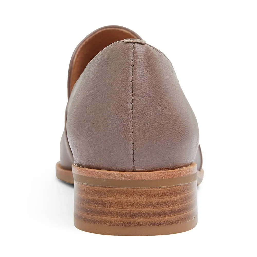 Shade Loafer in Taupe Leather