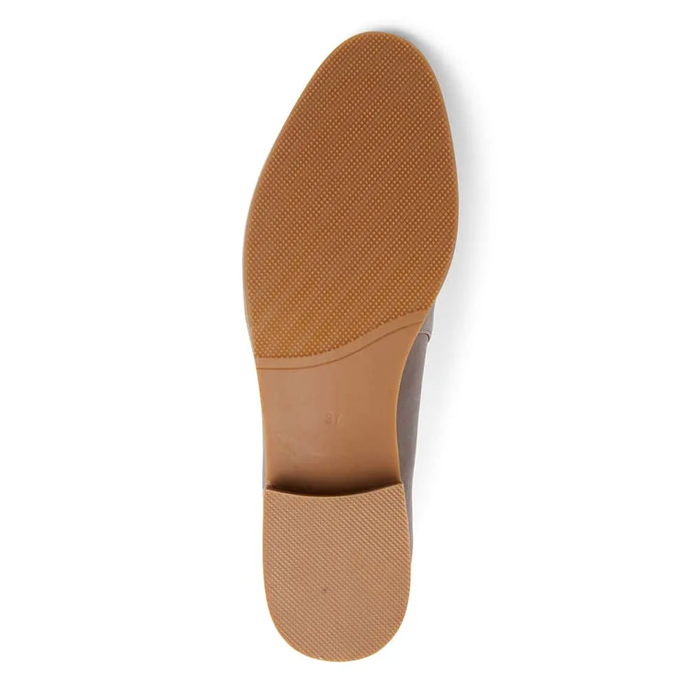 Shade Loafer in Taupe Leather