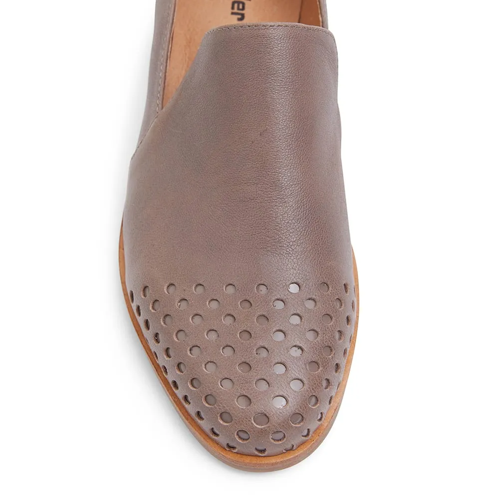 Shade Loafer in Taupe Leather