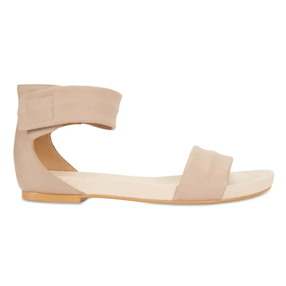 Shay Sandal in Nude Leather