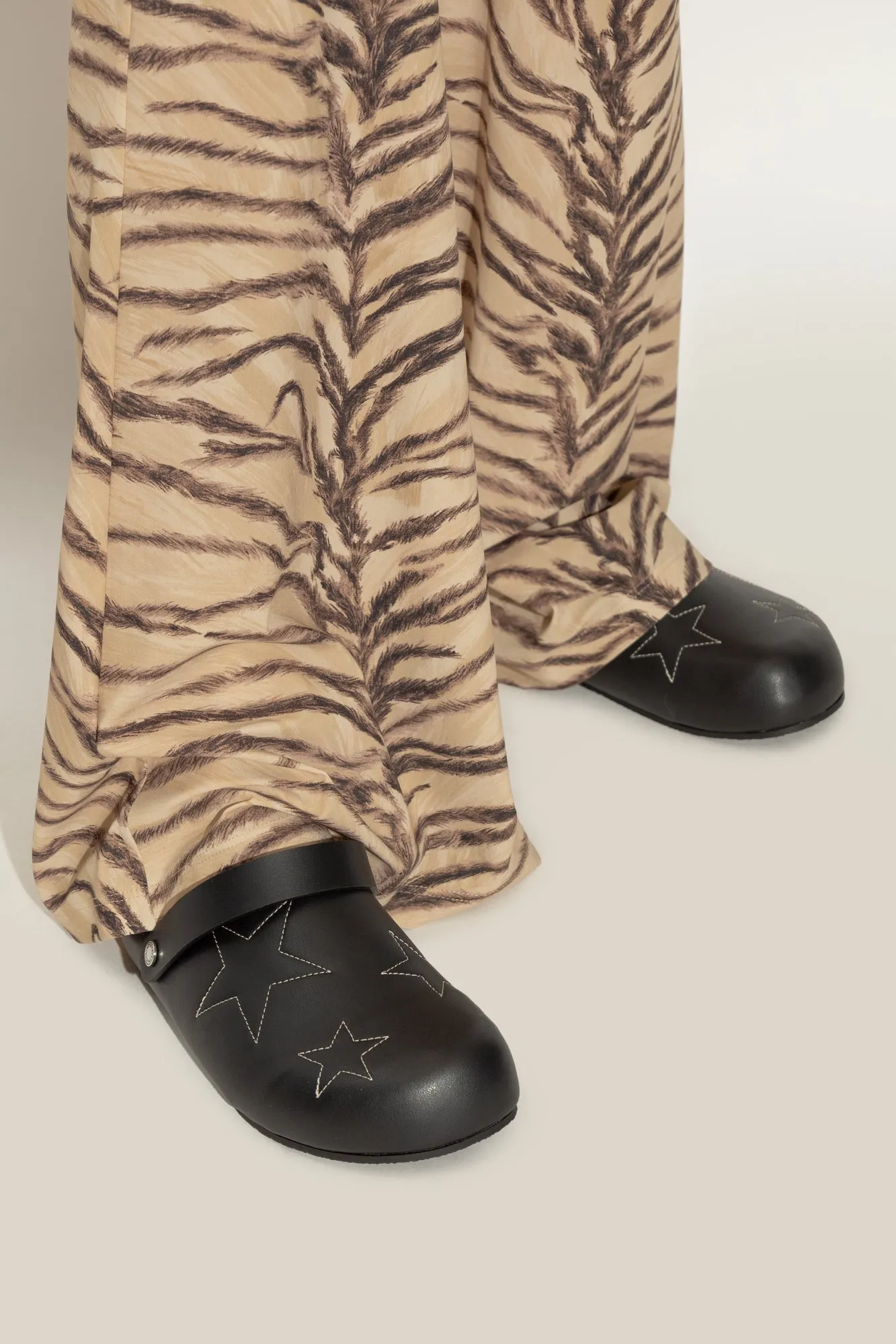 Stella Mccartney Slides Made Of Eco-Leather