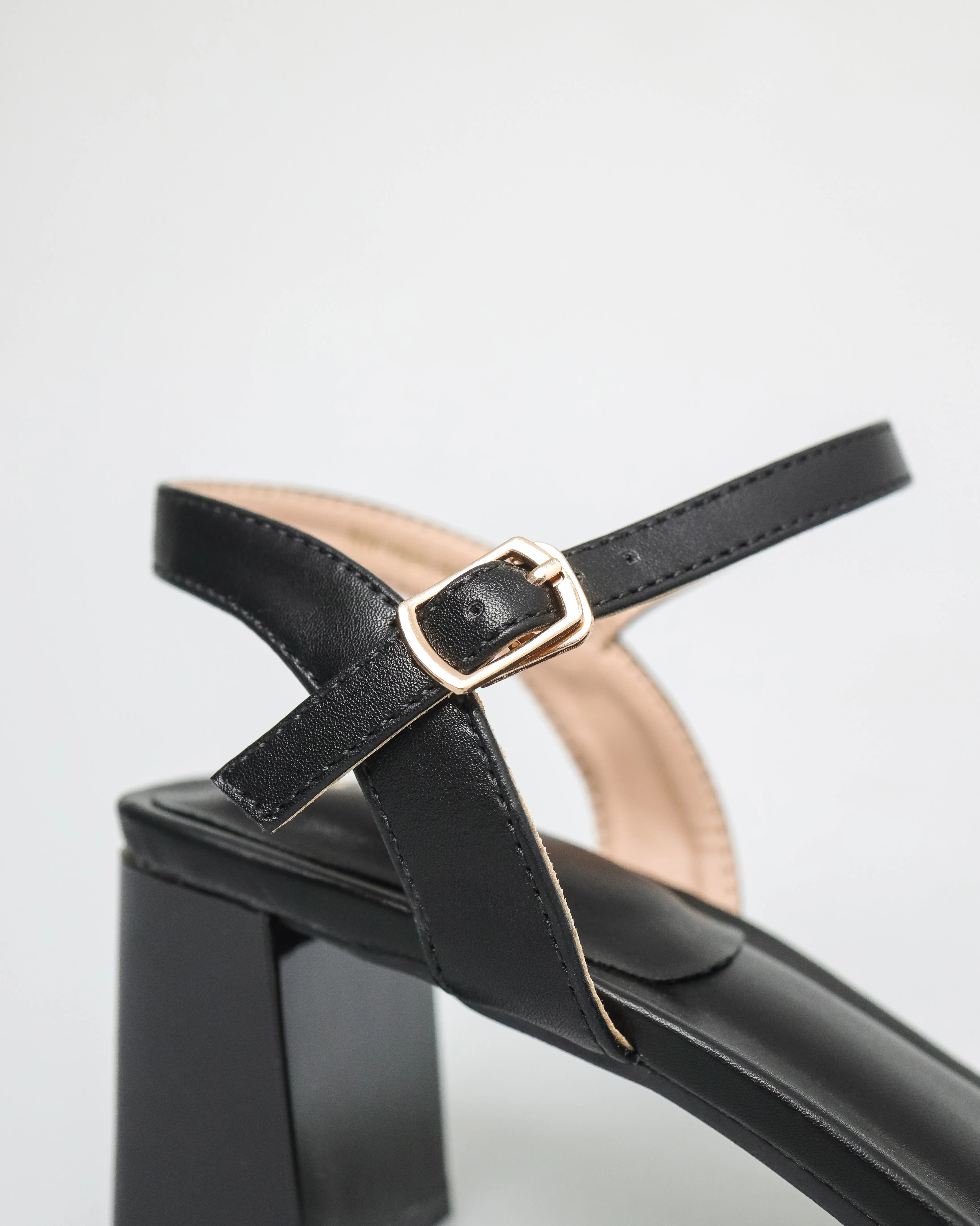 Tomaz NN169 Ladies Twisted Strap Block Heels