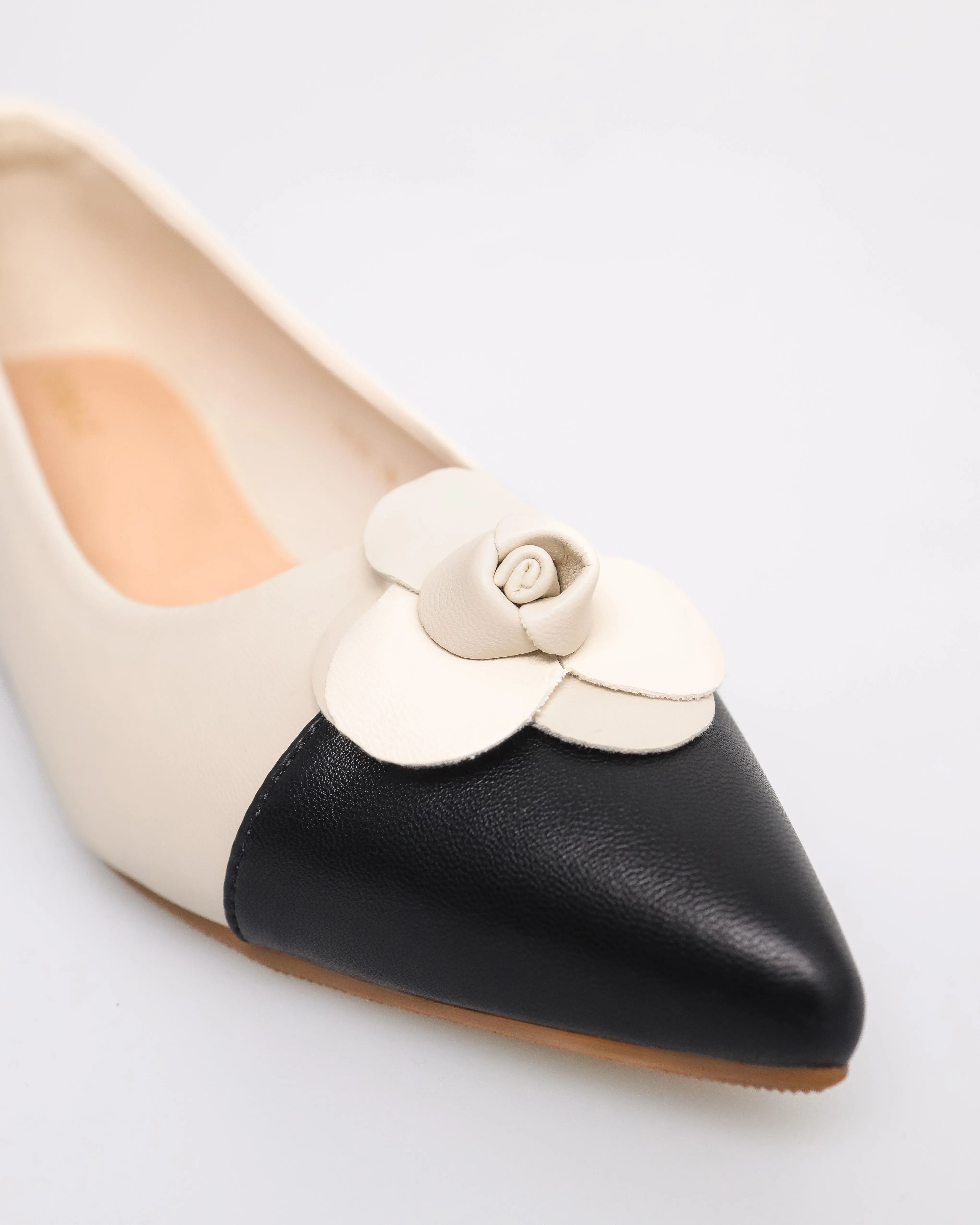 Tomaz YX183 Ladies Flower Bow Flats
