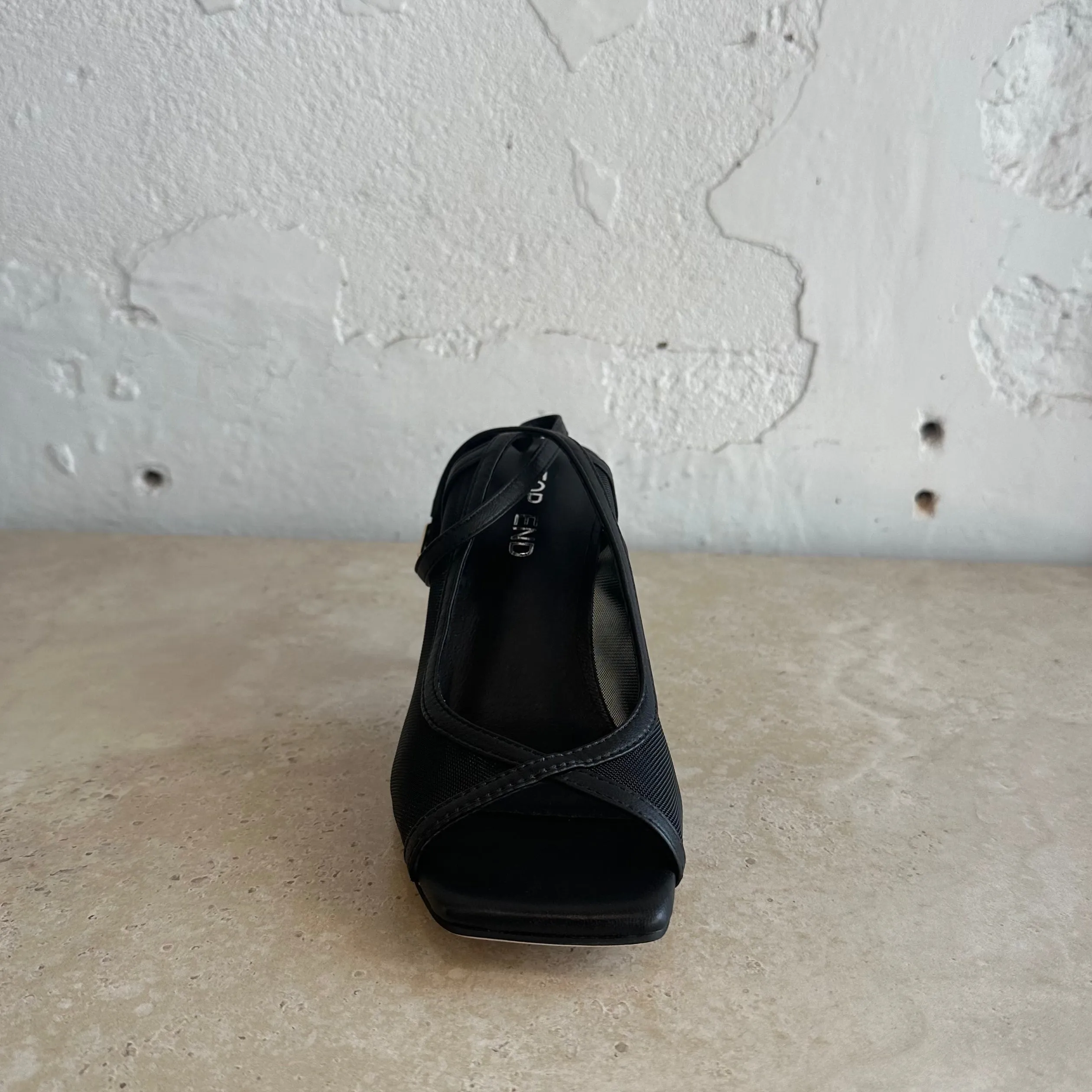 Top End Lopra Black
