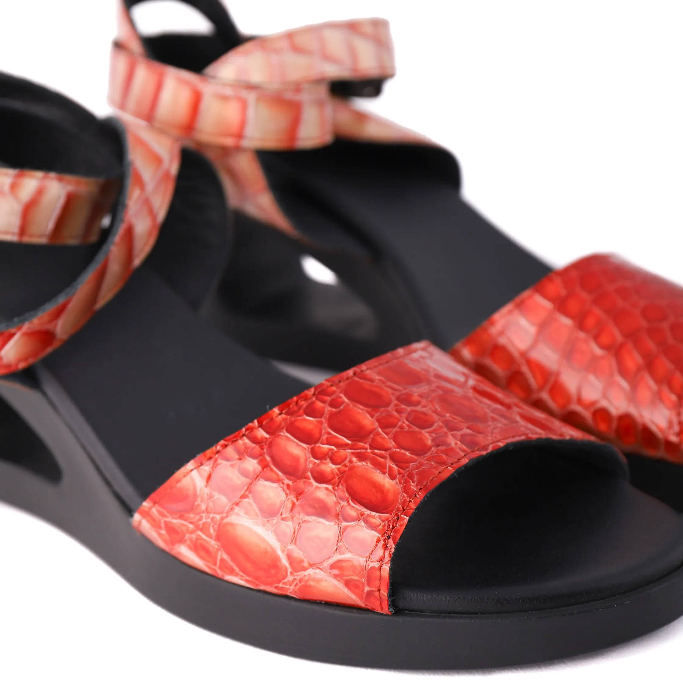 VAHYA Red Patent Snake