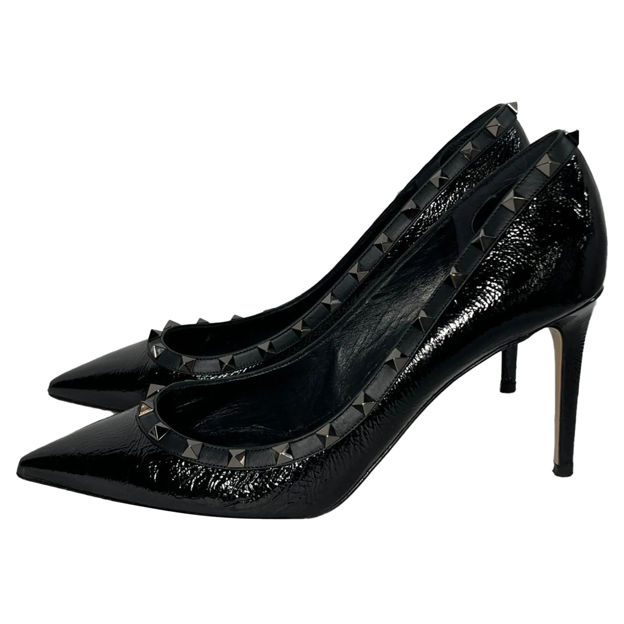 Valentino Garavani Rockstud Pointed Pumps in Black Leather