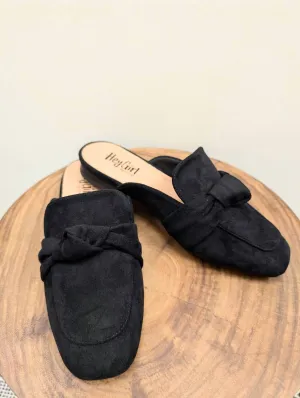 Women Clingy Flats In Black