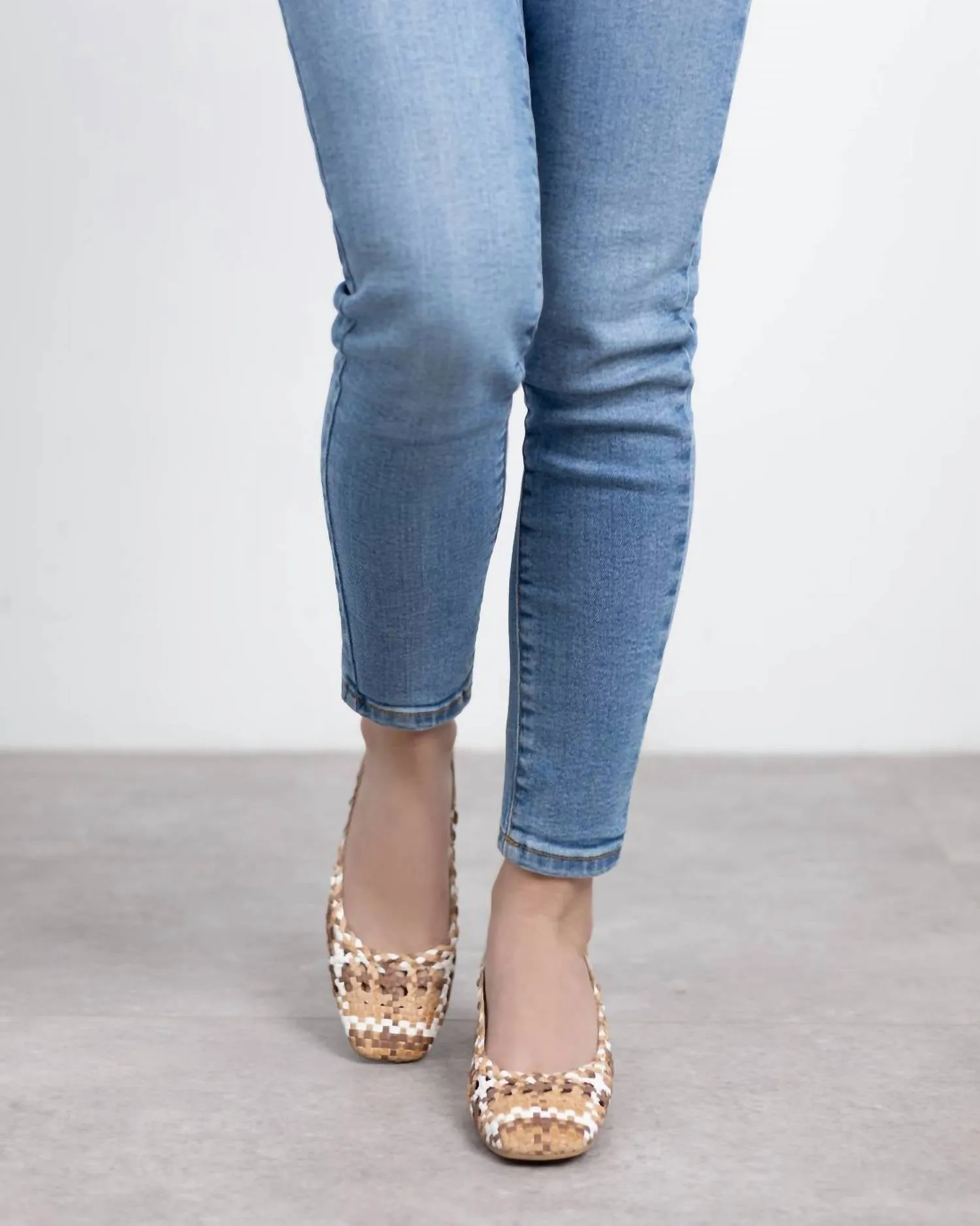 Women's Carmela Sandals In Beige
