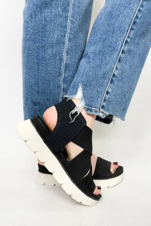 Women's Chant Wedge In Black
