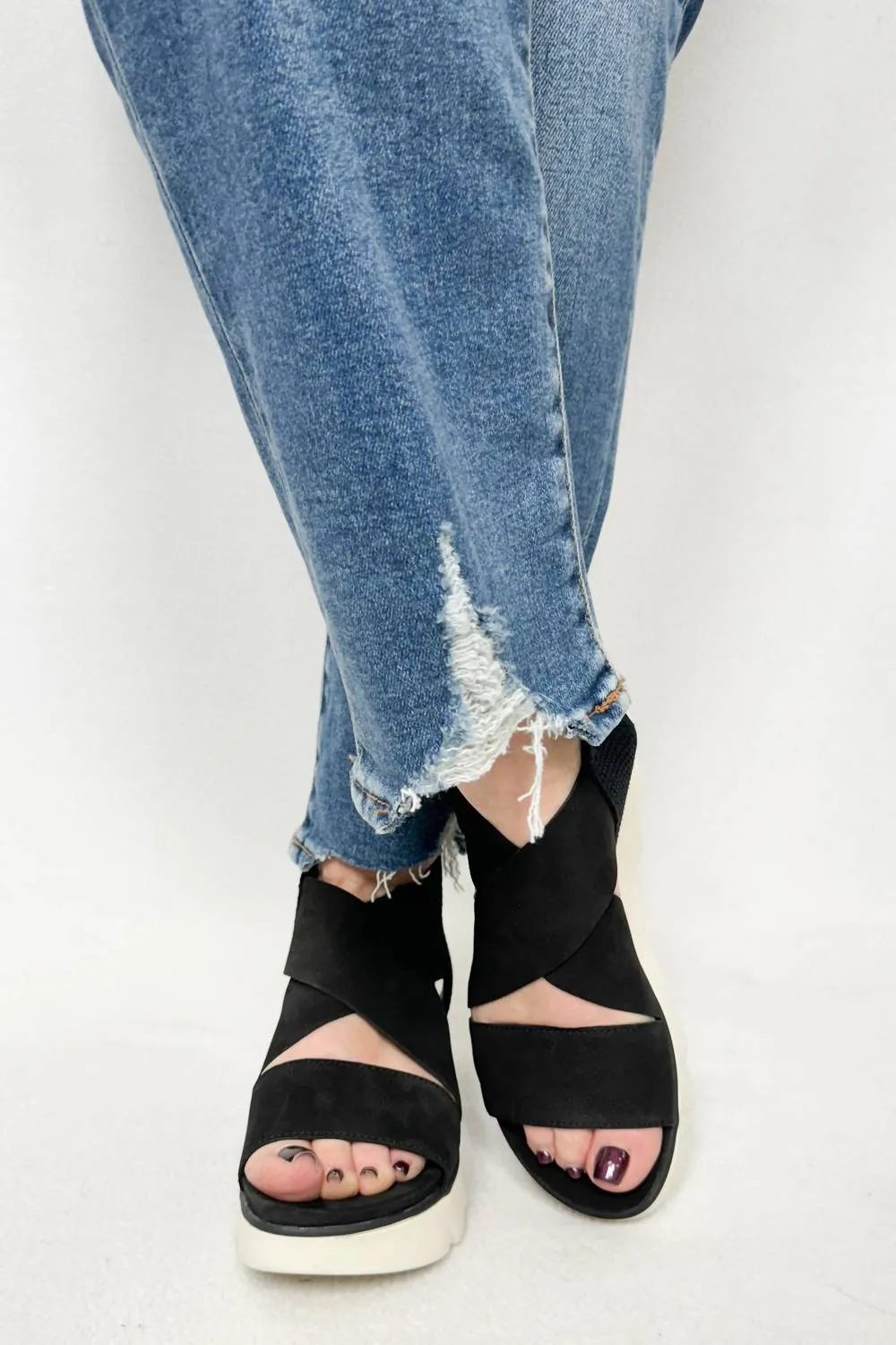 Women's Chant Wedge In Black