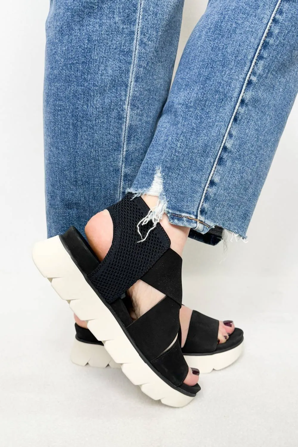 Women's Chant Wedge In Black