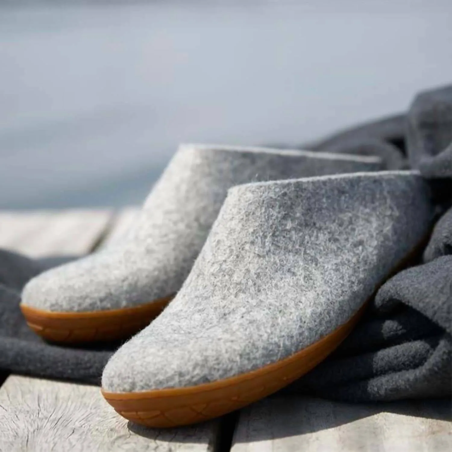 Women's Felt Slip-On Shoes In Grey