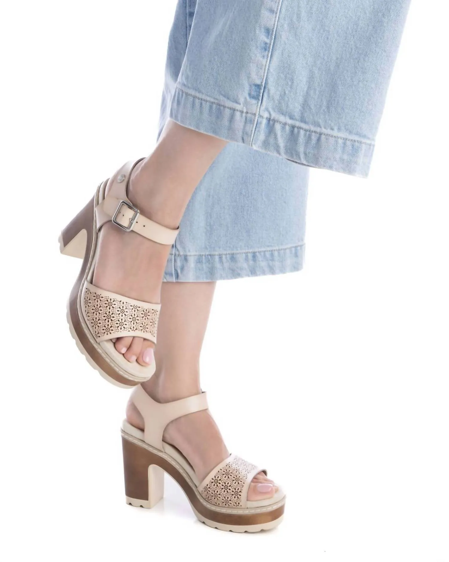 Women's Heeled Sandals In Beige