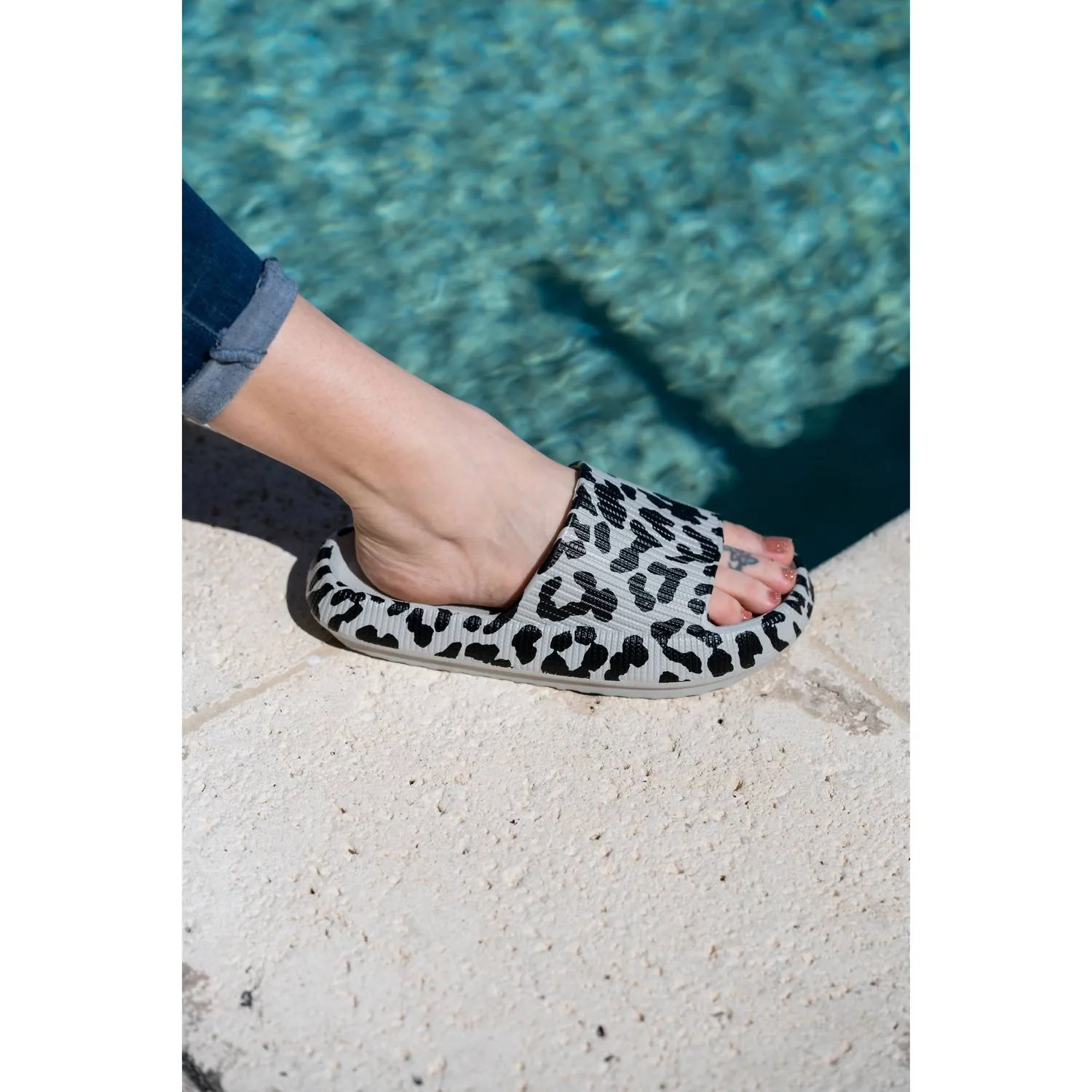 WomenS Insanely Comfy Beach Casual Slides In Gray Leopard
