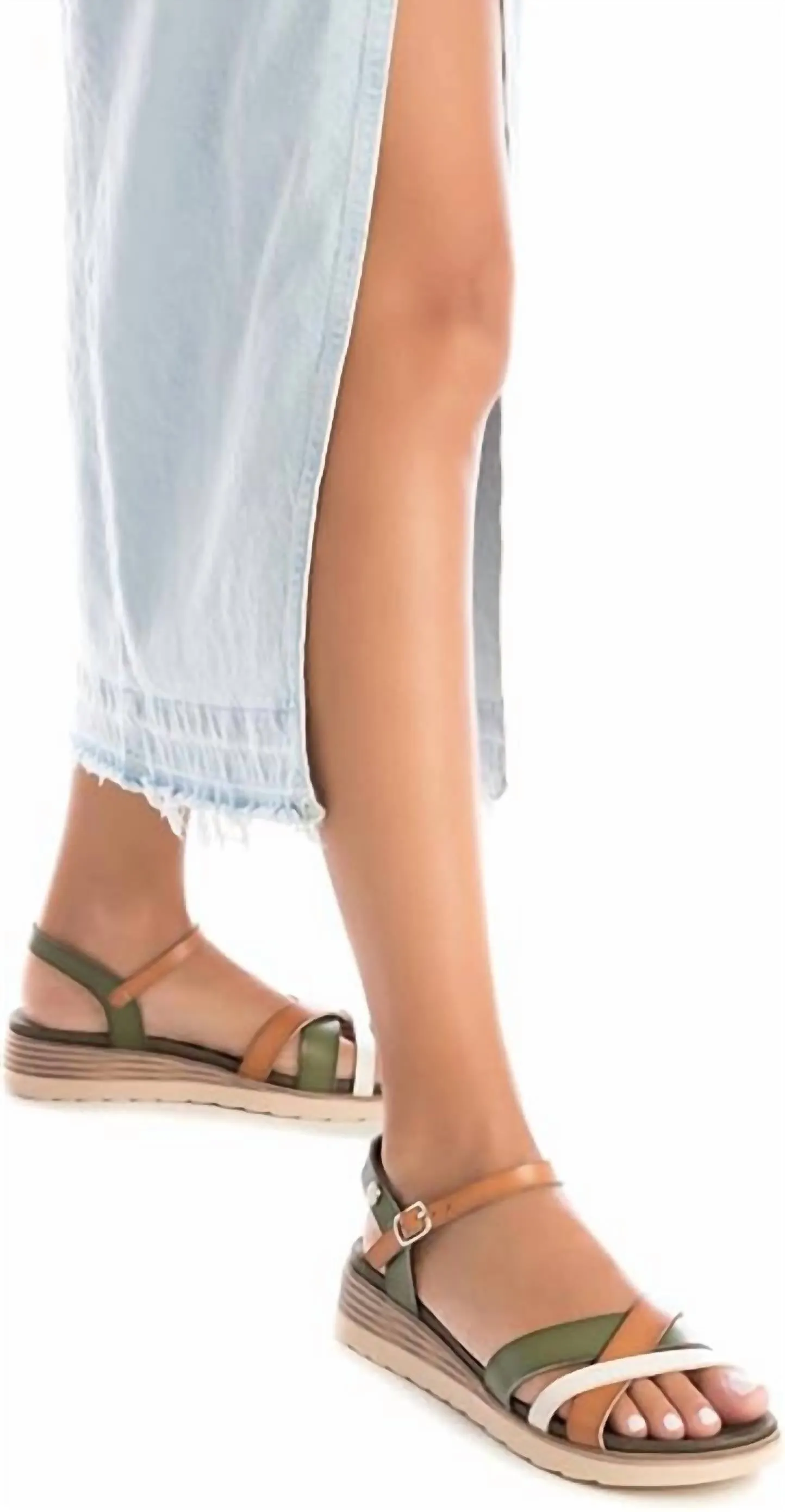Women's Low Wedge Sandals In Kakhi