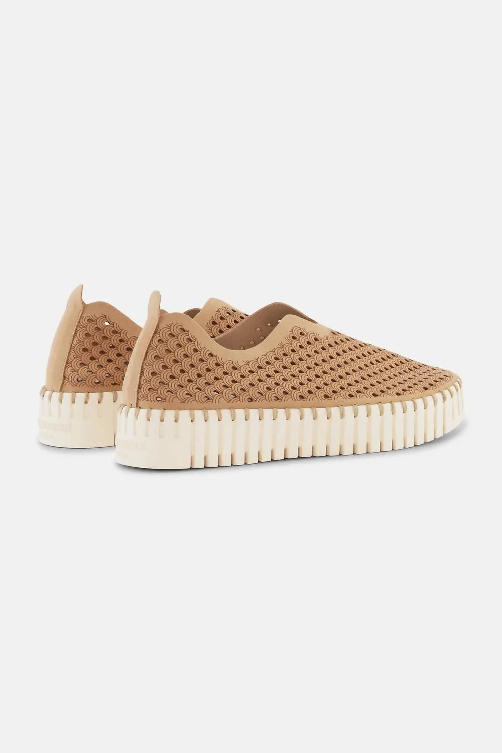 Women's Platform Tulip Slip-On In Latte
