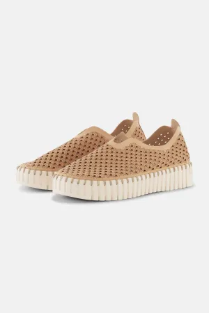 Women's Platform Tulip Slip-On In Latte