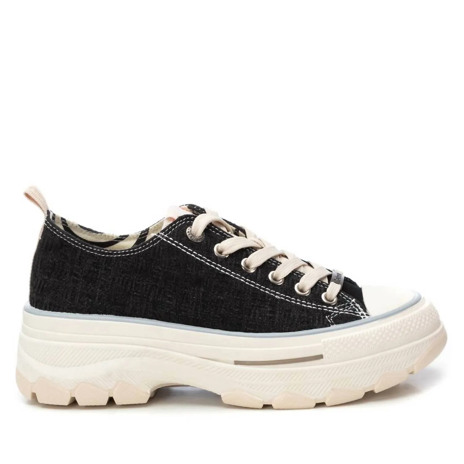 Women's Refresh Lug Outsole Sneakers In Black