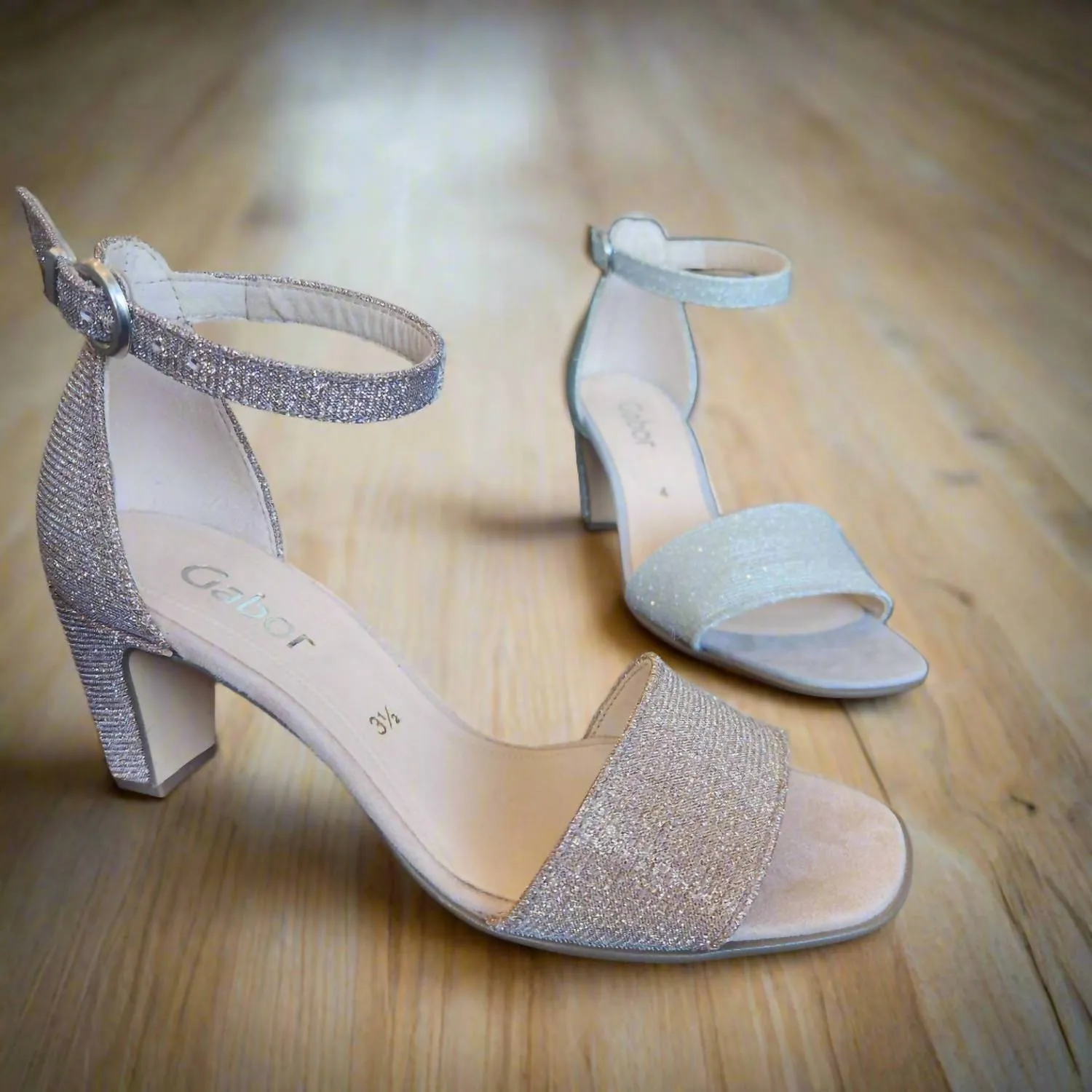 Women's Strappy Heeled Sandal In Silver Metallic