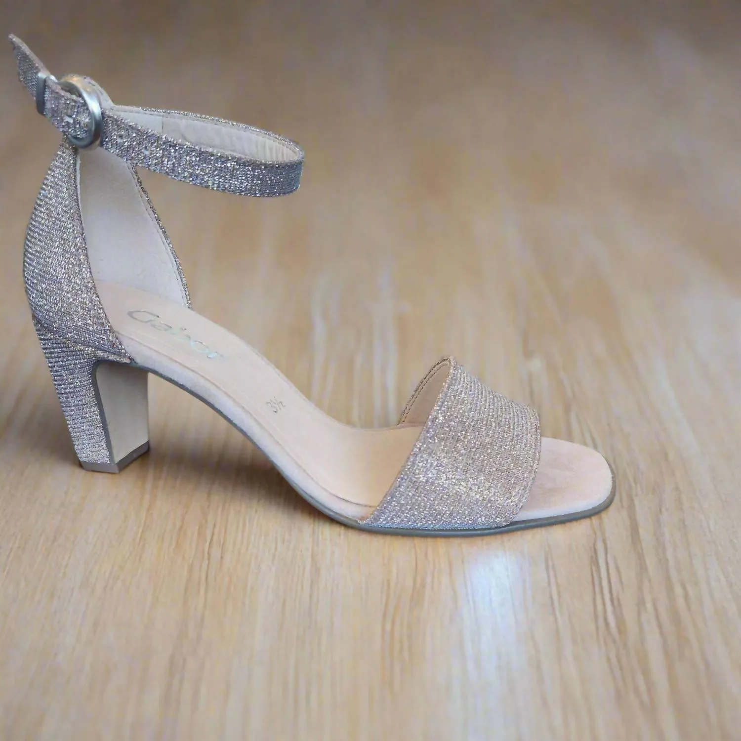 Women's Strappy Heeled Sandal In Silver Metallic
