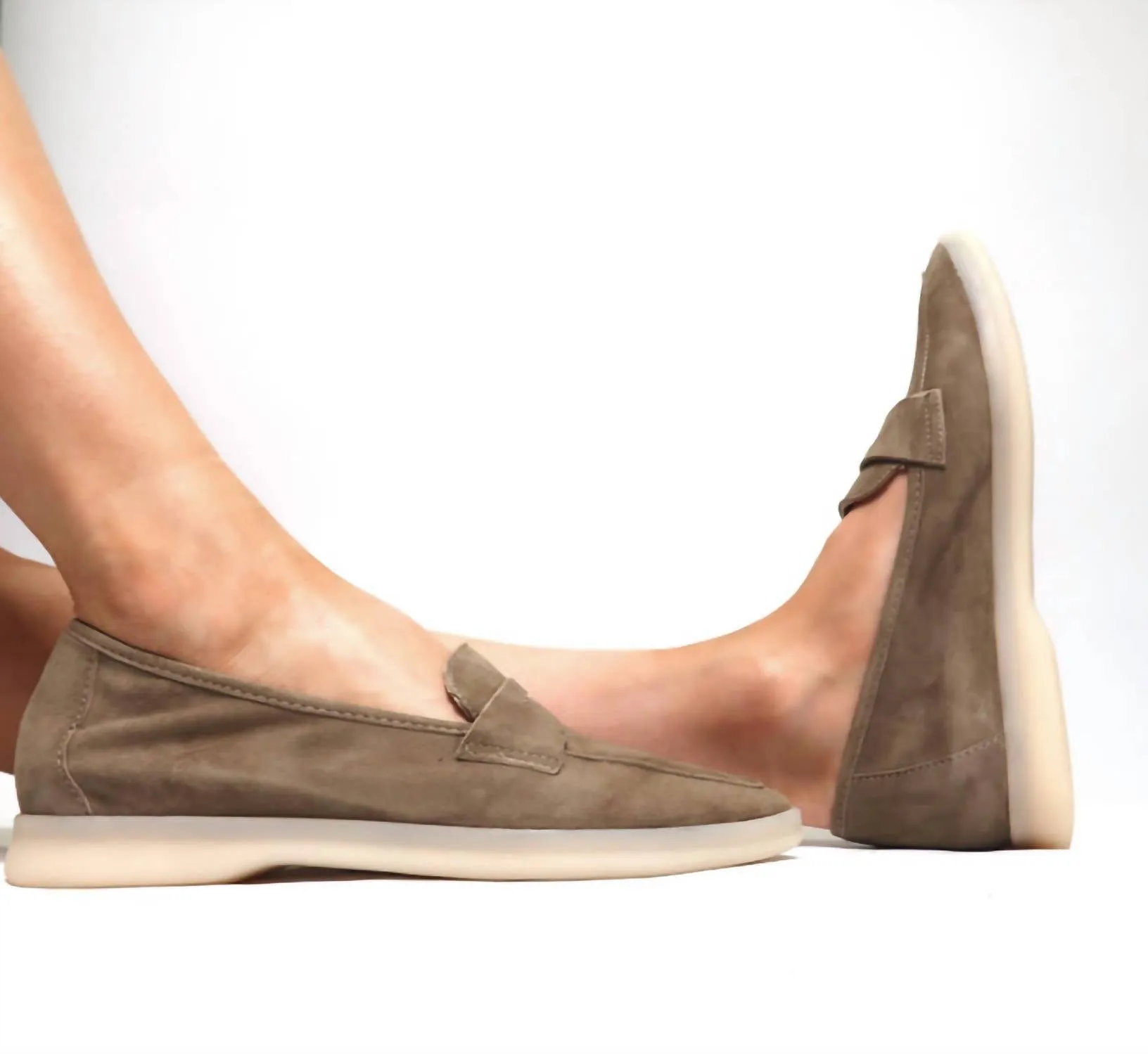 Women's Undine Loafer In Taupe Suede