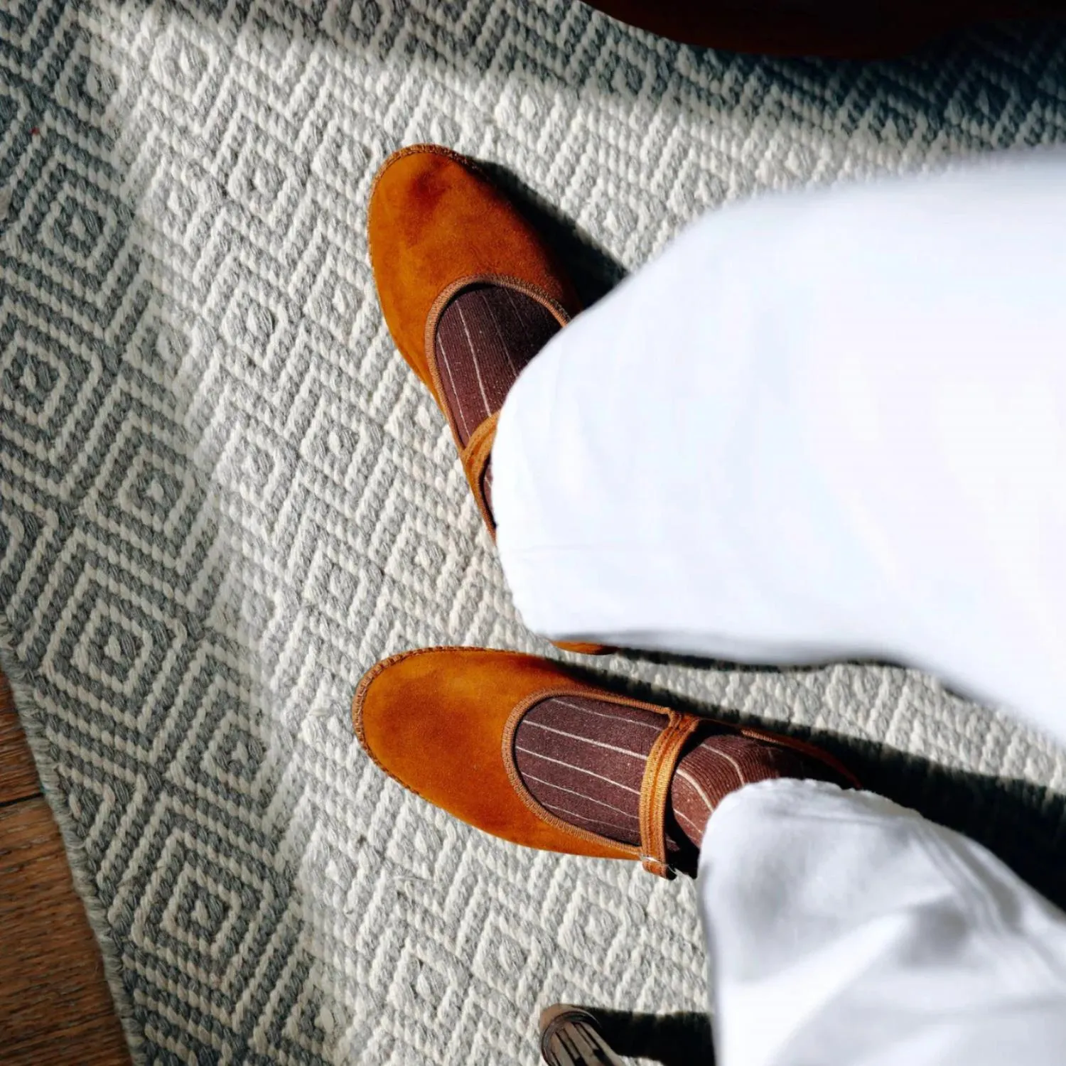 Women's Velvet Mary Jane Shoes In Warm Caramel