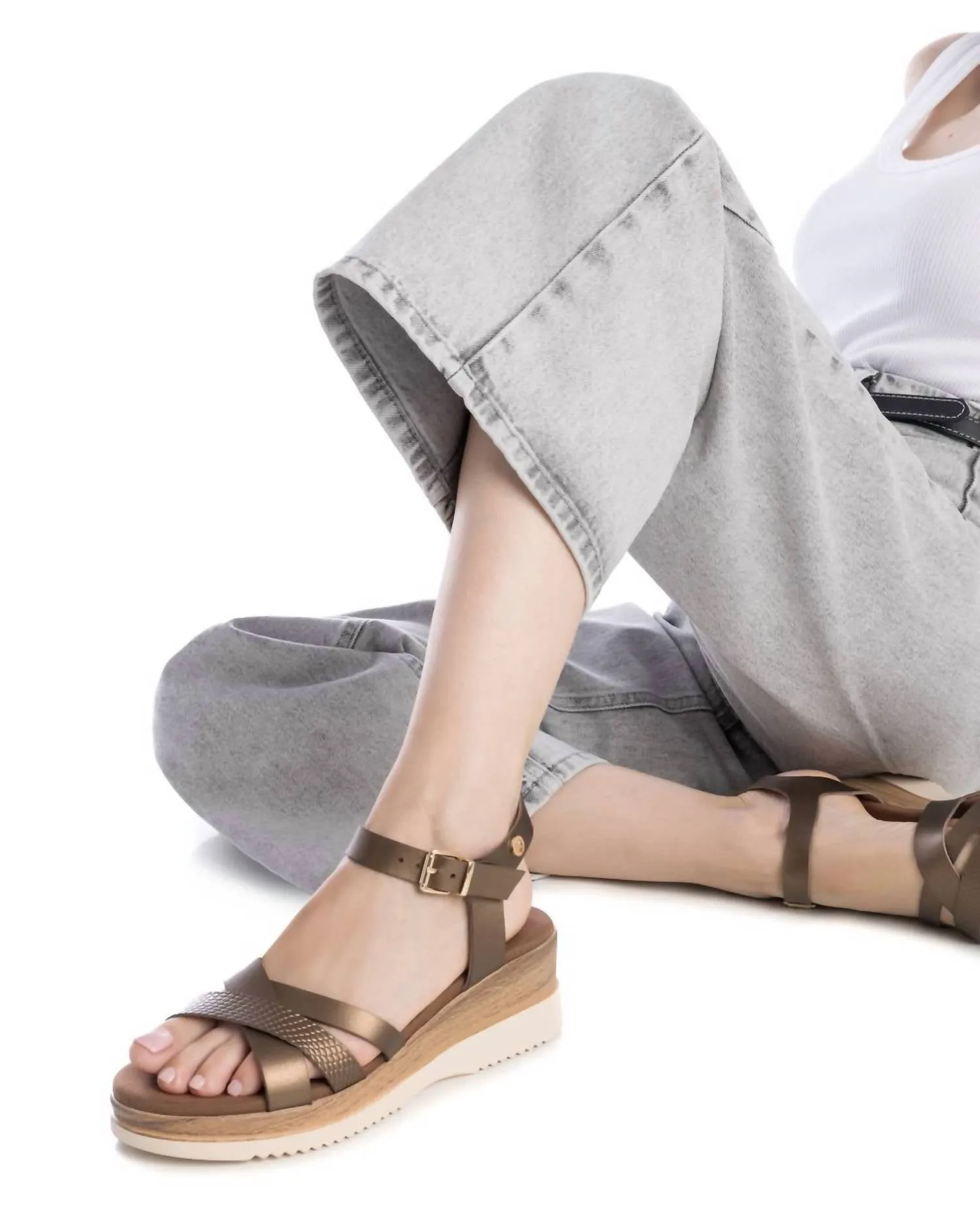 Women's Wedge Sandals In Bronze