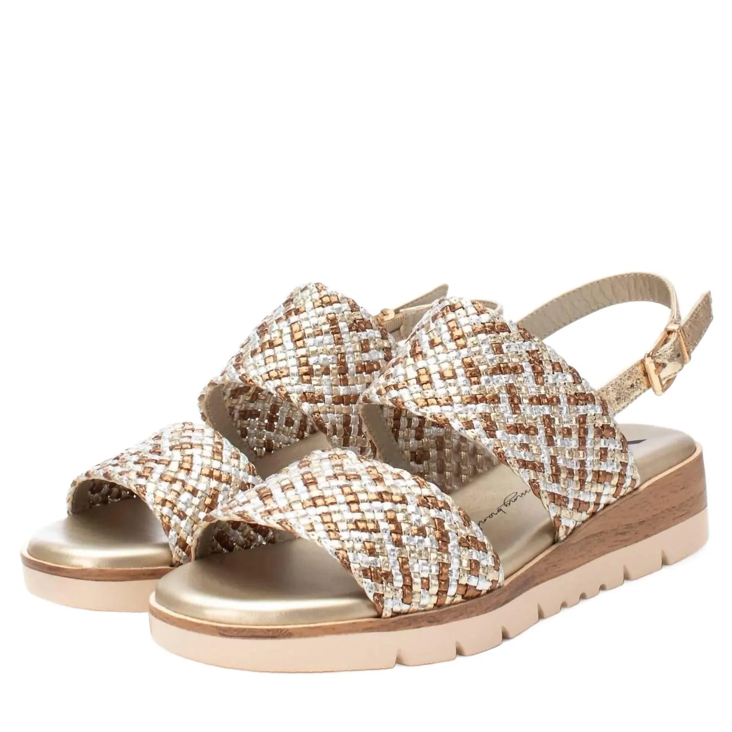 Women's Woven Sandals In Gold